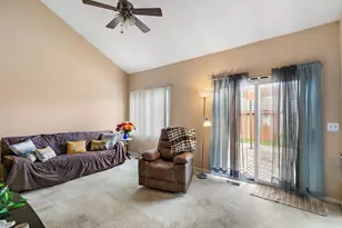 1493 Exeter Ln, South Elgin, IL 60177 - Photo 5