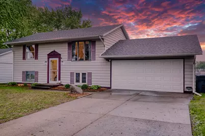 2313 Lafayette Terrace, Clinton, IA 52732 - Photo 3