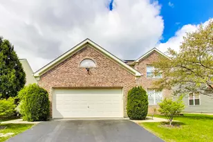 248 S Litchfield Dr, Round Lake, IL 60073 - Photo 1
