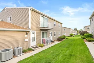 7929 163rd Ct, Tinley Park, IL 60477 - Photo 3