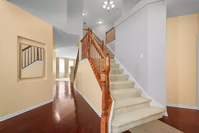 239 Pawtucket Avenue, Elgin, IL 60124 - Photo 5