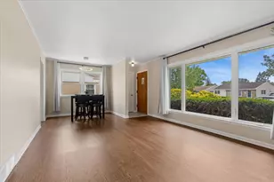 1304 Dennis Pl, Des Plaines, IL 60018 - Photo 5