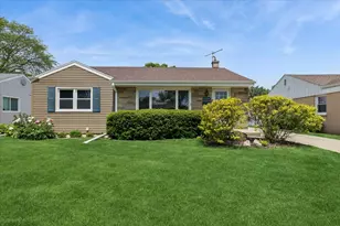 1304 Dennis Pl, Des Plaines, IL 60018 - Photo 1