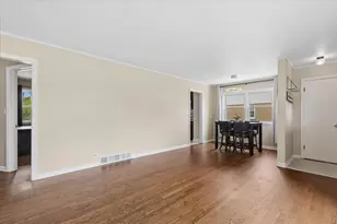 1304 Dennis Pl, Des Plaines, IL 60018 - Photo 17