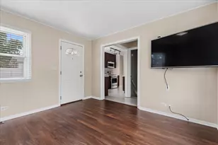 1304 Dennis Pl, Des Plaines, IL 60018 - Photo 11