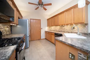 1432 Brady Ln, Rockford, IL 61108 - Photo 7