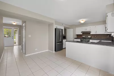 75 Hampton Street, Cary, IL 60013 - Photo 7