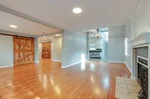 85 Kingman Ln, Hoffman Estates, IL 60169 - Photo 9