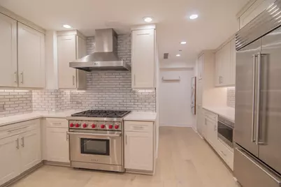 21 E Huron Street #2705, Chicago, IL 60611 - Photo 9