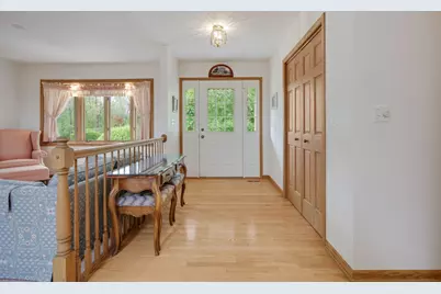44W664 Oakshire Lane, Hampshire, IL 60140 - Photo 5
