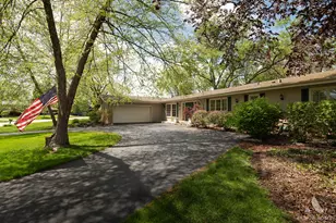 304 S Circle Dr, Palatine, IL 60067 - Photo 3