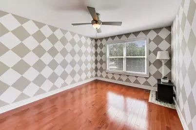1039 Viewpoint Drive, Lake in the Hills, IL 60156 - Photo 23
