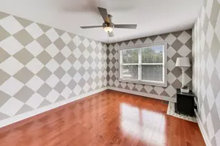 1039 Viewpoint Dr, Lake in the Hills, IL 60156 - Photo 23