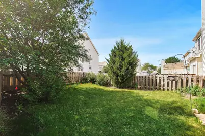 1039 Viewpoint Drive, Lake in the Hills, IL 60156 - Photo 29