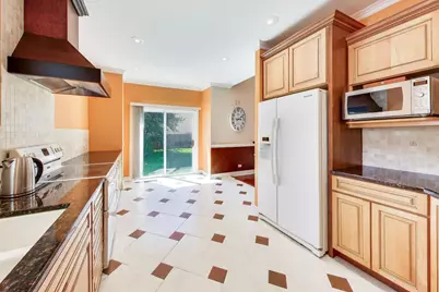 1039 Viewpoint Drive, Lake in the Hills, IL 60156 - Photo 15