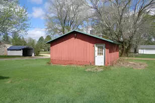 106 W 2nd St, Leaf River, IL 61047 - Photo 5