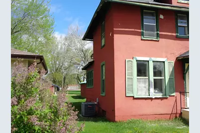 106 W Second Street, Leaf River, IL 61047 - Photo 3