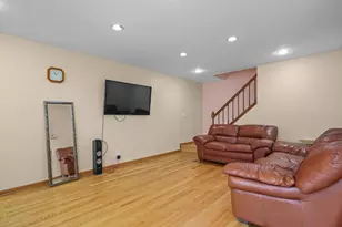334 Plumwood Ct, Vernon Hills, IL 60061 - Photo 3