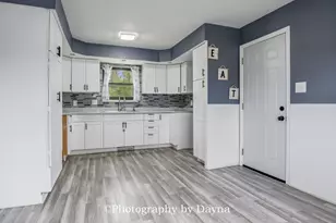 766 Moore St, Kankakee, IL 60901 - Photo 7