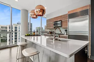 110 W Superior St, Chicago, IL 60654 - Photo 5