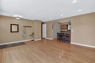700 E Turner Ave, Roselle, IL 60172 - Photo 5