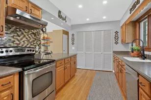 700 E Turner Ave, Roselle, IL 60172 - Photo 9