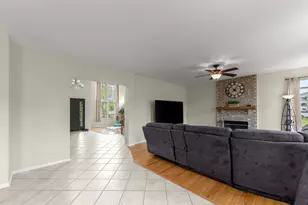 5370 Chancery Way, Lake in the Hills, IL 60156 - Photo 13