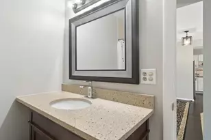 2407 E Olive St, Arlington Heights, IL 60004 - Photo 11
