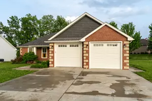 1503 Champions Dr, Marion, IL 62959 - Photo 3