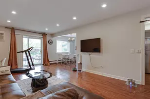 1215 N Waterman Ave, Arlington Heights, IL 60004 - Photo 5