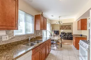 2 Sandhurst Rd, Mundelein, IL 60060 - Photo 11