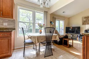 2 Sandhurst Rd, Mundelein, IL 60060 - Photo 13