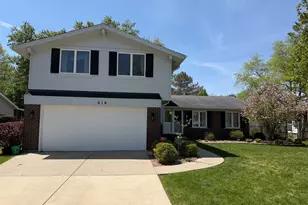 516 N Beck Rd, Lindenhurst, IL 60046 - Photo 1
