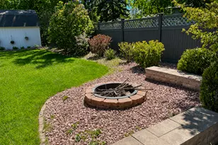 516 N Beck Rd, Lindenhurst, IL 60046 - Photo 21