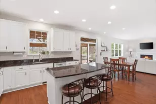 2240 Trailside Ln, Wauconda, IL 60084 - Photo 11