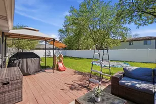 3895 Clipper Dr, Hanover Park, IL 60133 - Photo 19