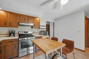 2123 E Mill Stone Rd, Decatur, IL 62526 - Photo 9