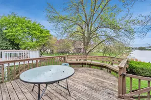 327 Shadybrook Ln, Aurora, IL 60504 - Photo 21