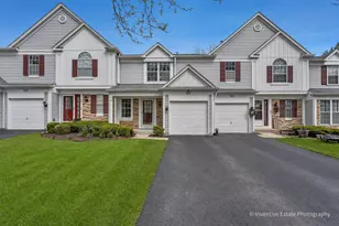 327 Shadybrook Ln, Aurora, IL 60504 - Photo 3
