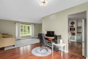 6955 Parkview Dr, Downers Grove, IL 60516 - Photo 9