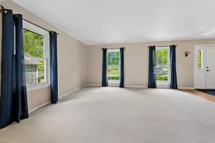 401 Aldrin Ave, Batavia, IL 60510 - Photo 9