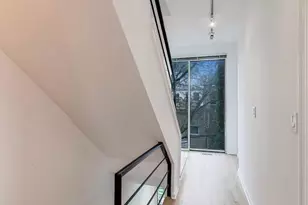 1757 W Sunnyside Ave, Chicago, IL 60640 - Photo 15
