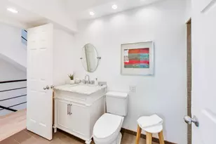 1757 W Sunnyside Ave, Chicago, IL 60640 - Photo 19