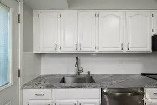 6425 Clark Dr, Woodridge, IL 60517 - Photo 13