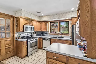 4 E Madison Street, Villa Park, IL 60181 - Photo 5