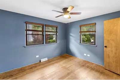 4 E Madison Street, Villa Park, IL 60181 - Photo 9