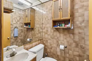4 E Madison St, Villa Park, IL 60181 - Photo 13