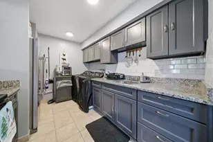 1331 N Glen Cir, Aurora, IL 60506 - Photo 9