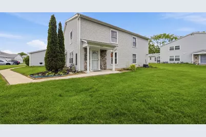 1331 N Glen Circle #D, Aurora, IL 60506 - Photo 1