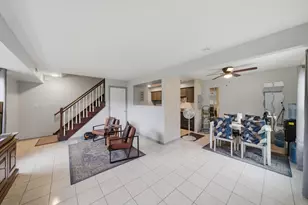 1331 N Glen Cir, Aurora, IL 60506 - Photo 7